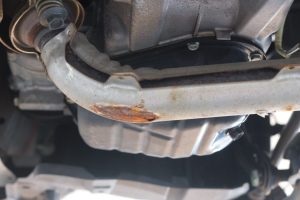 ↑車の下回りが錆びついた例